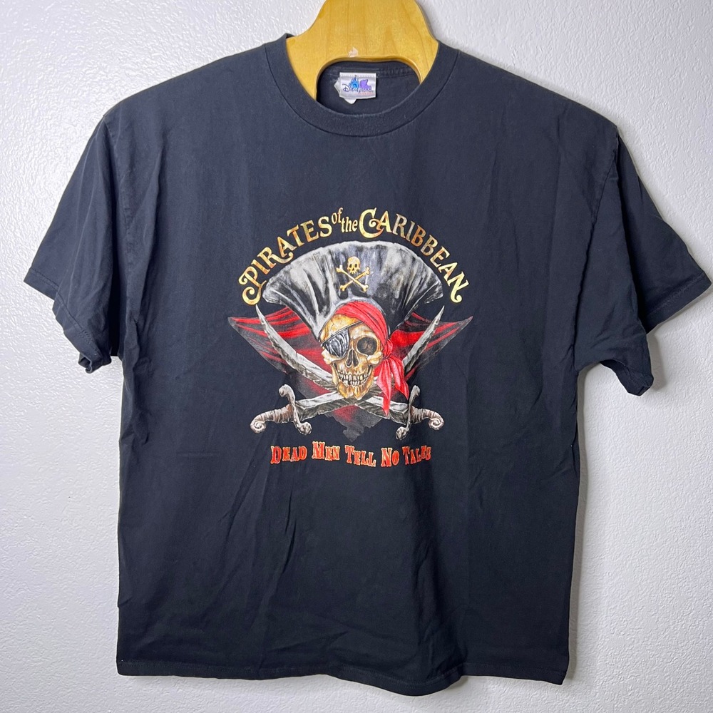 Vintage Disneyland Resort Pirates of the Caribbean Dead Men Tell No Tales 2XL